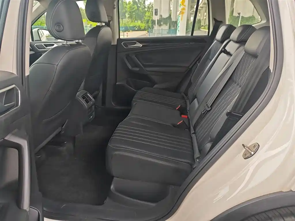 Volkswagen Tiguan L 2022 — фото 17