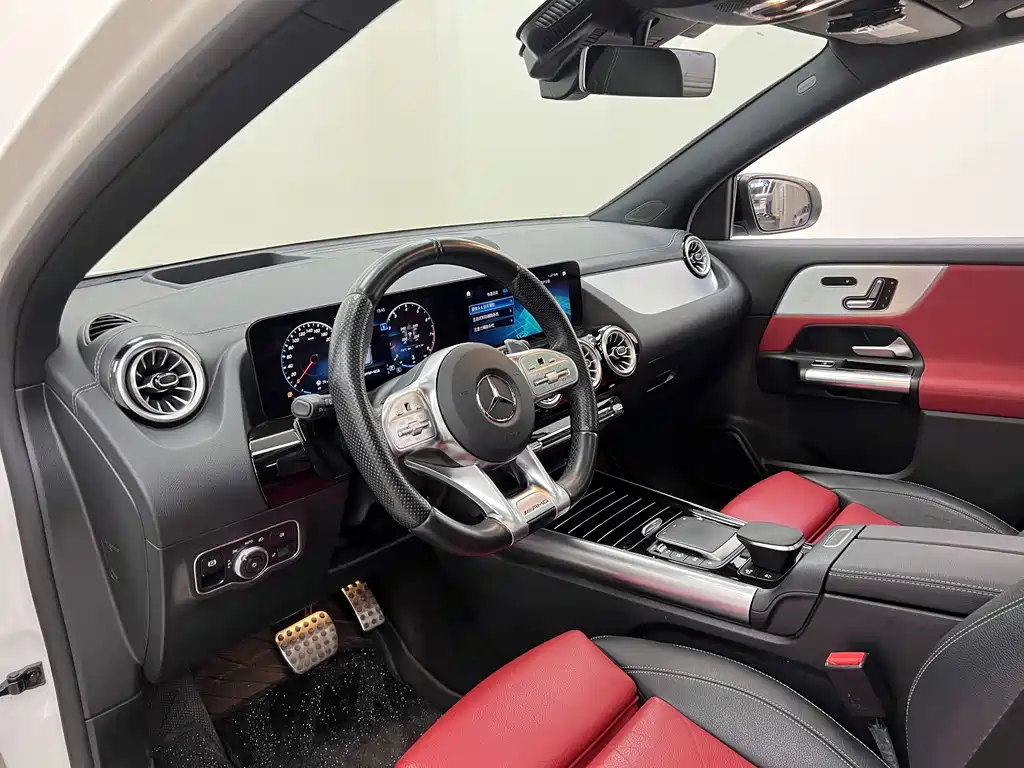 Mercedes-Benz GLA AMG 2022 — фото 13