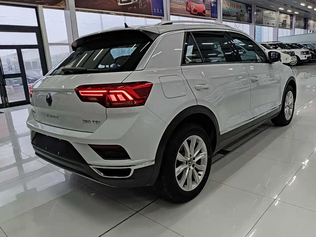 Volkswagen T-Roc 2023 — фото 4