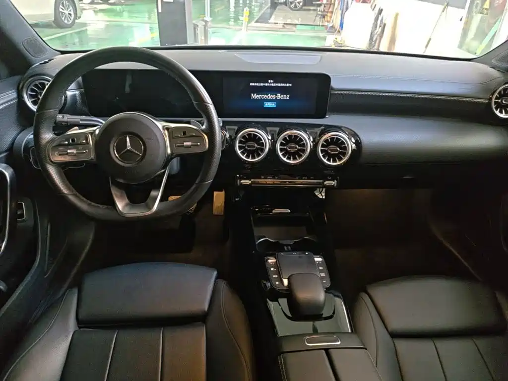 Mercedes-Benz A-Class 2022 — фото 10