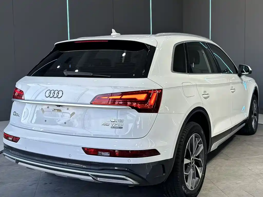Audi Q5L 2024 — фото 6
