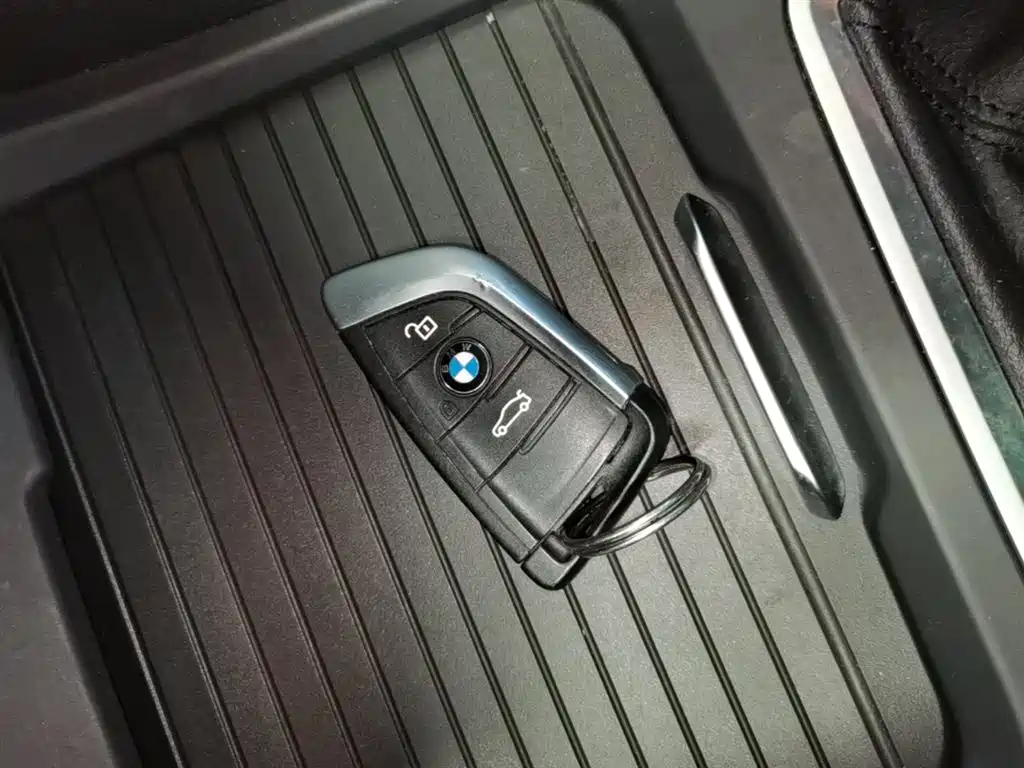 BMW 1 Series 2023 — фото 9