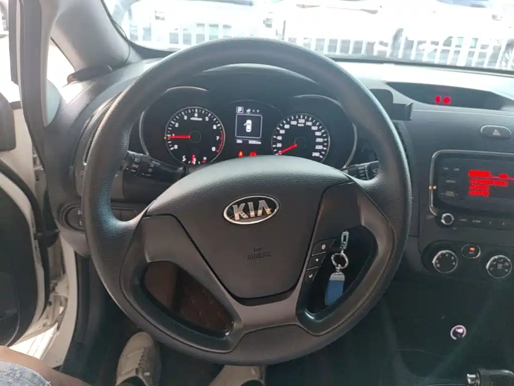 Kia K3 2018 — фото 11