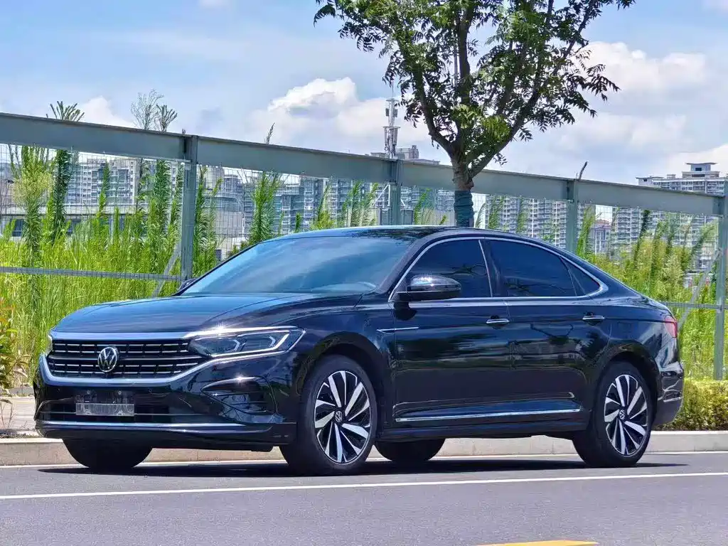 Volkswagen Passat 2025