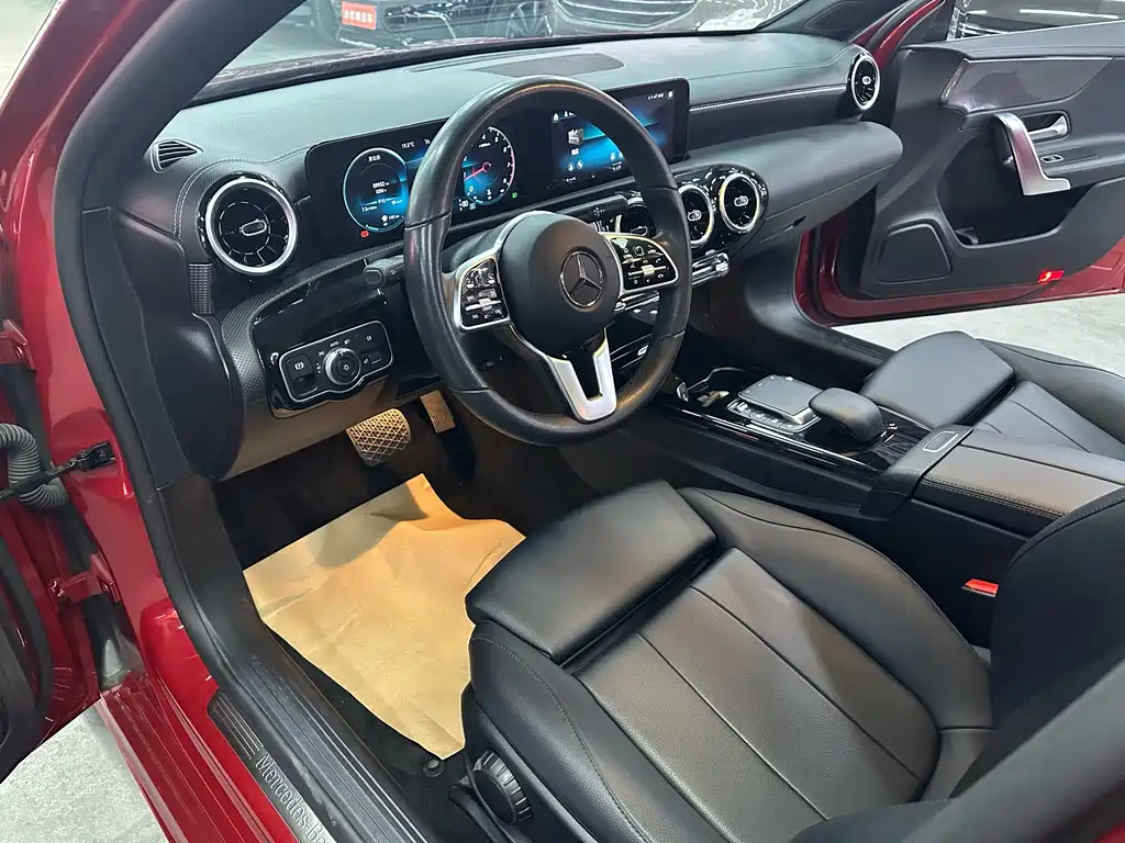 Mercedes-Benz A-Class 2022 — фото 8
