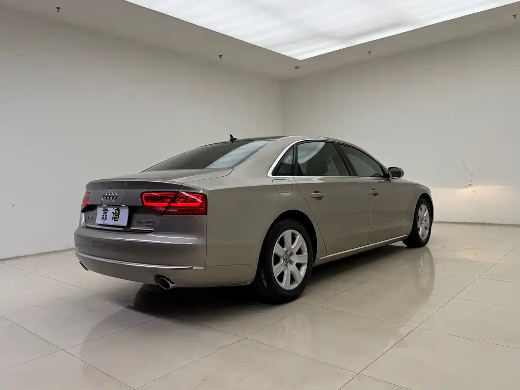 Audi A8 2015 — фото 6