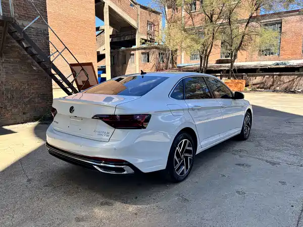 Volkswagen Sagitar 2023
