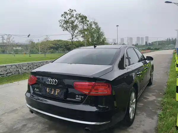 Audi A8 2011