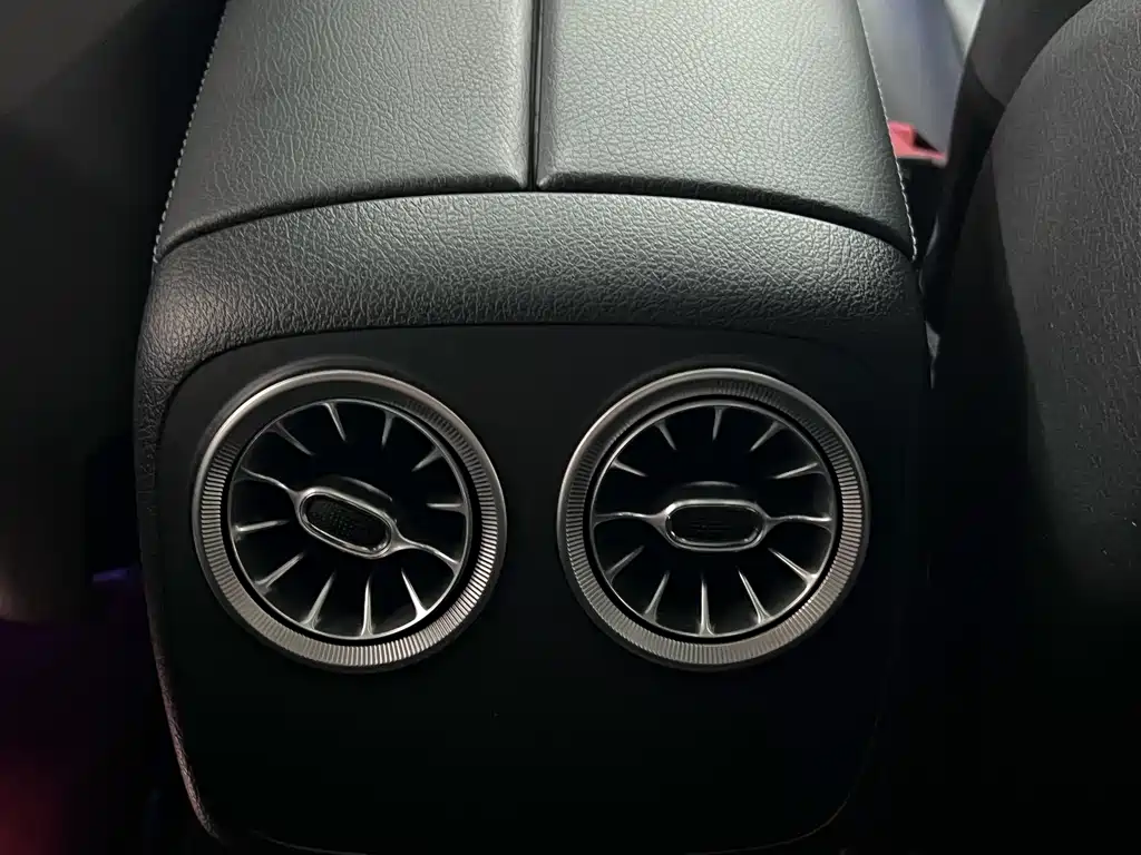 Mercedes-Benz E-Class 2020 — фото 34