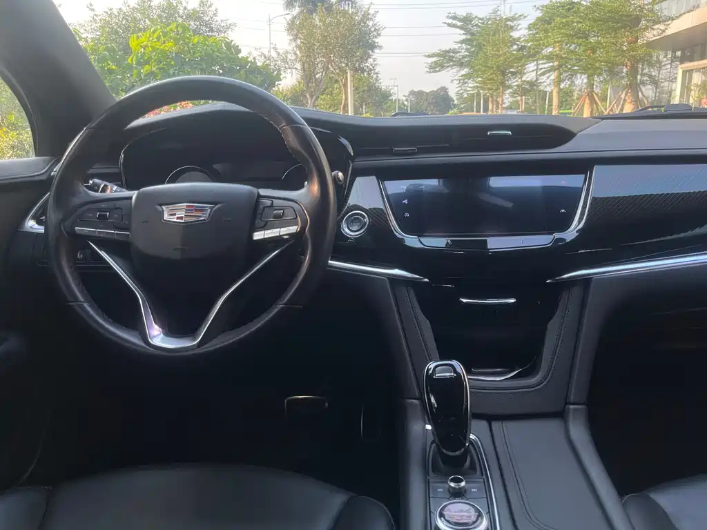 Cadillac XT6 2020 — фото 13