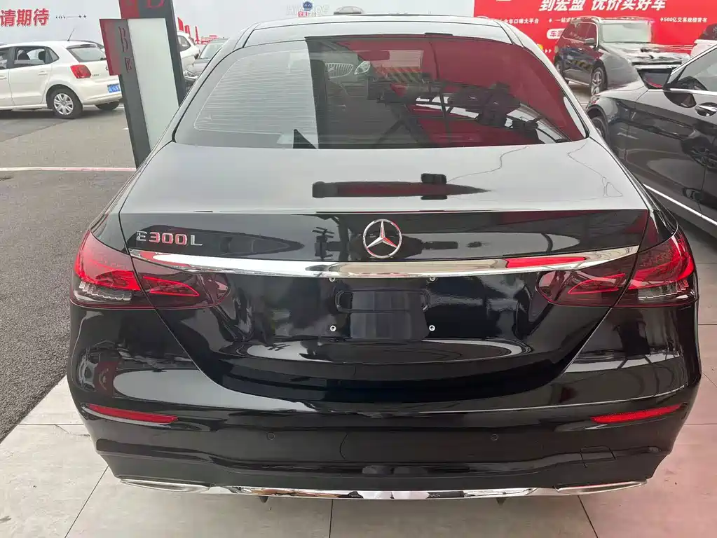 Mercedes-Benz E-Class 2023 — фото 9