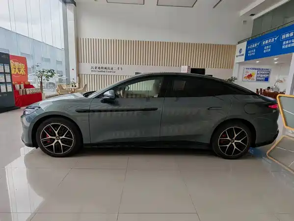 BYD Han L 2025