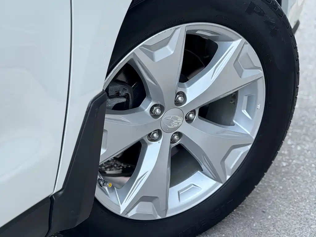 Subaru Forester 2015 — фото 8