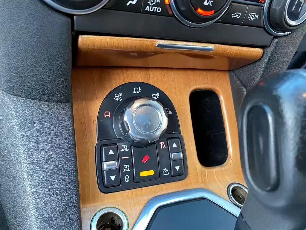 Land Rover Discovery 2012 — фото 10