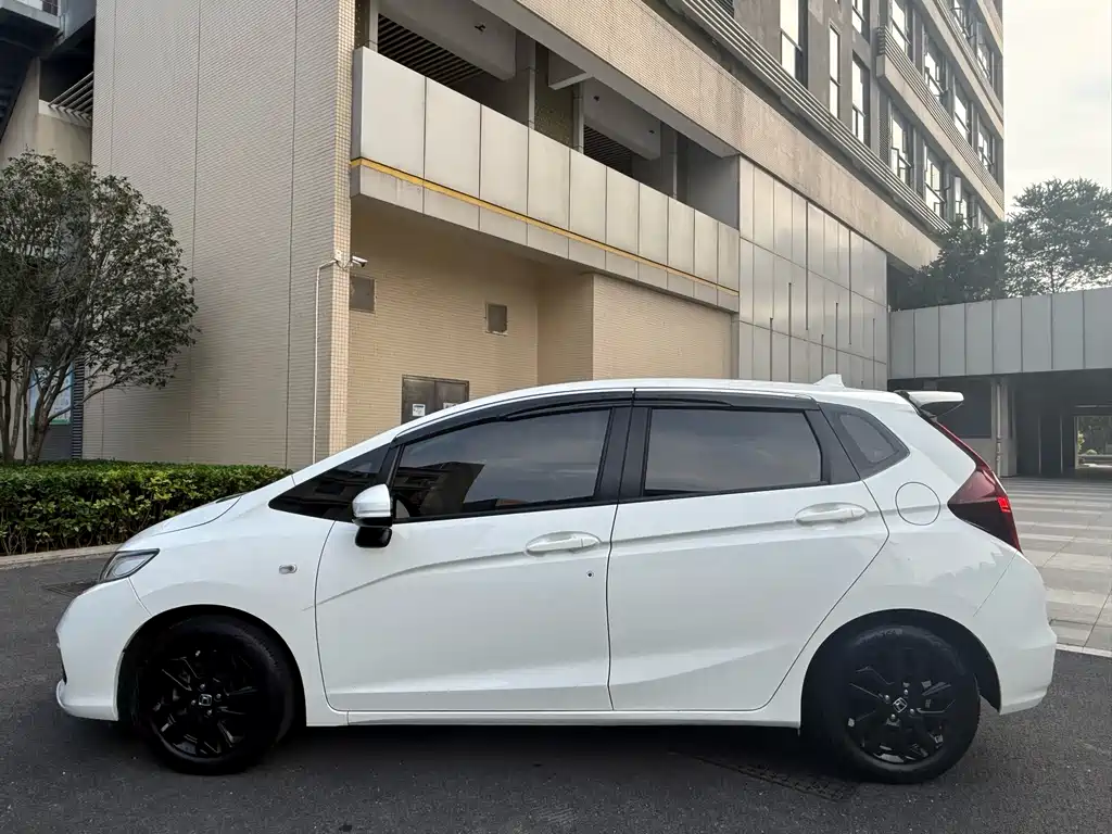 Honda Fit 2018 — фото 4