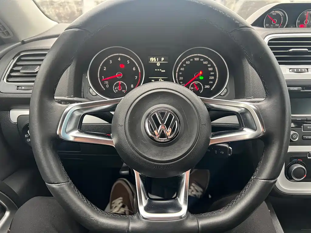 Volkswagen Scirocco 2015 — фото 9
