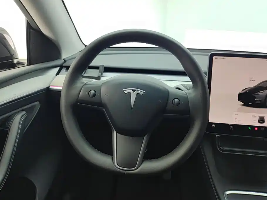 Tesla Model Y 2024 — фото 15