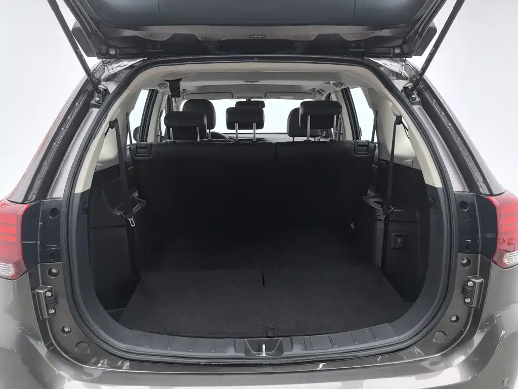 Mitsubishi Outlander 2019 — фото 16