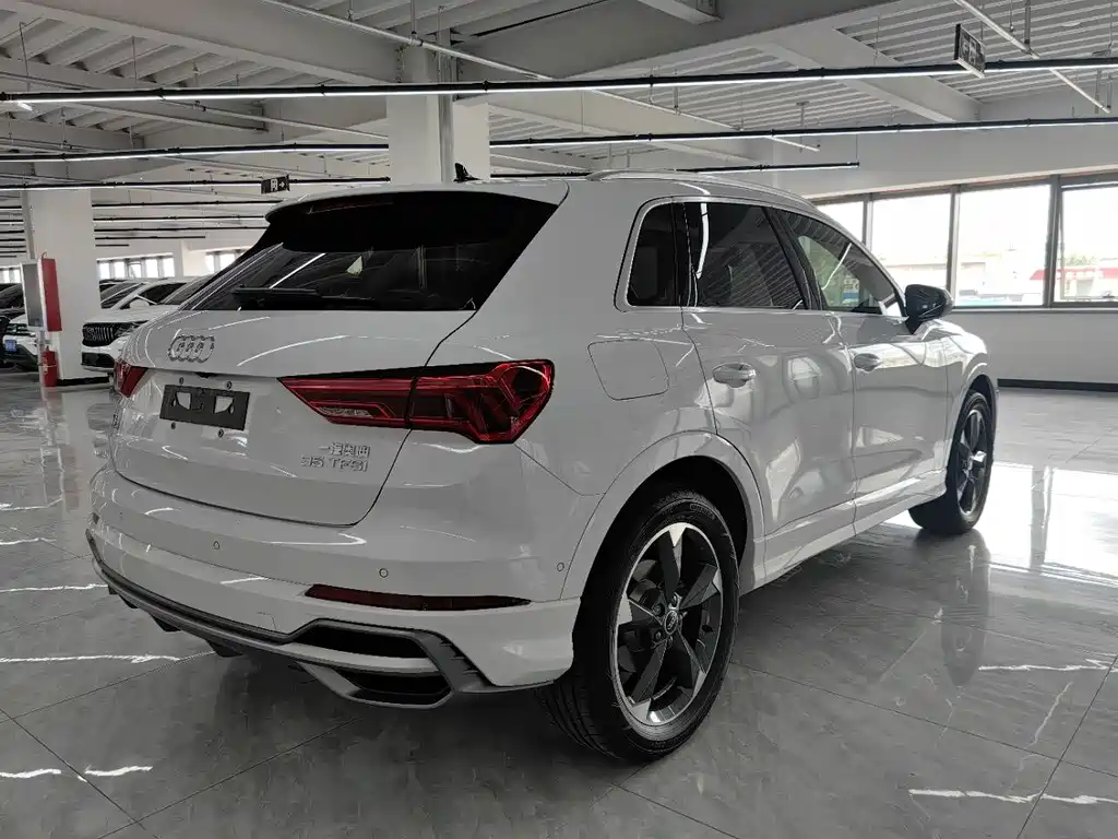 Audi Q3 2023 — фото 5