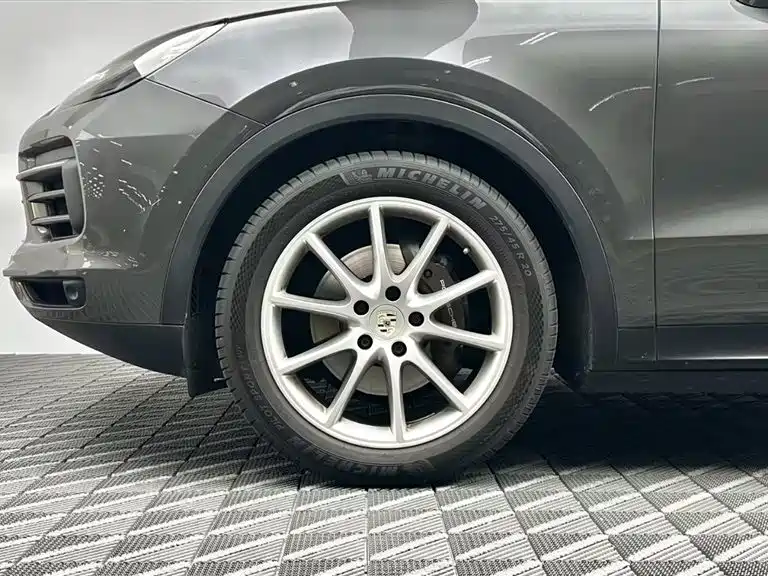 Porsche Cayenne 2020 — фото 7