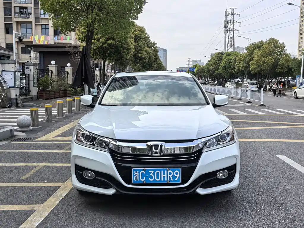 Honda Accord 2018 — фото 2