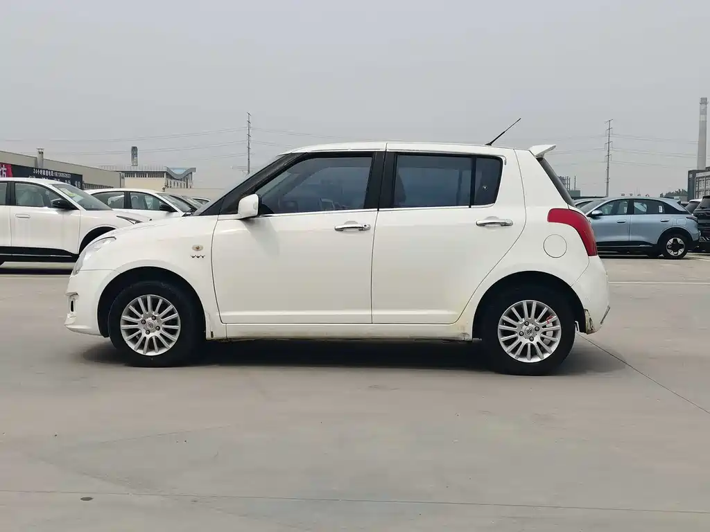 Suzuki Swift 2016 — фото 13