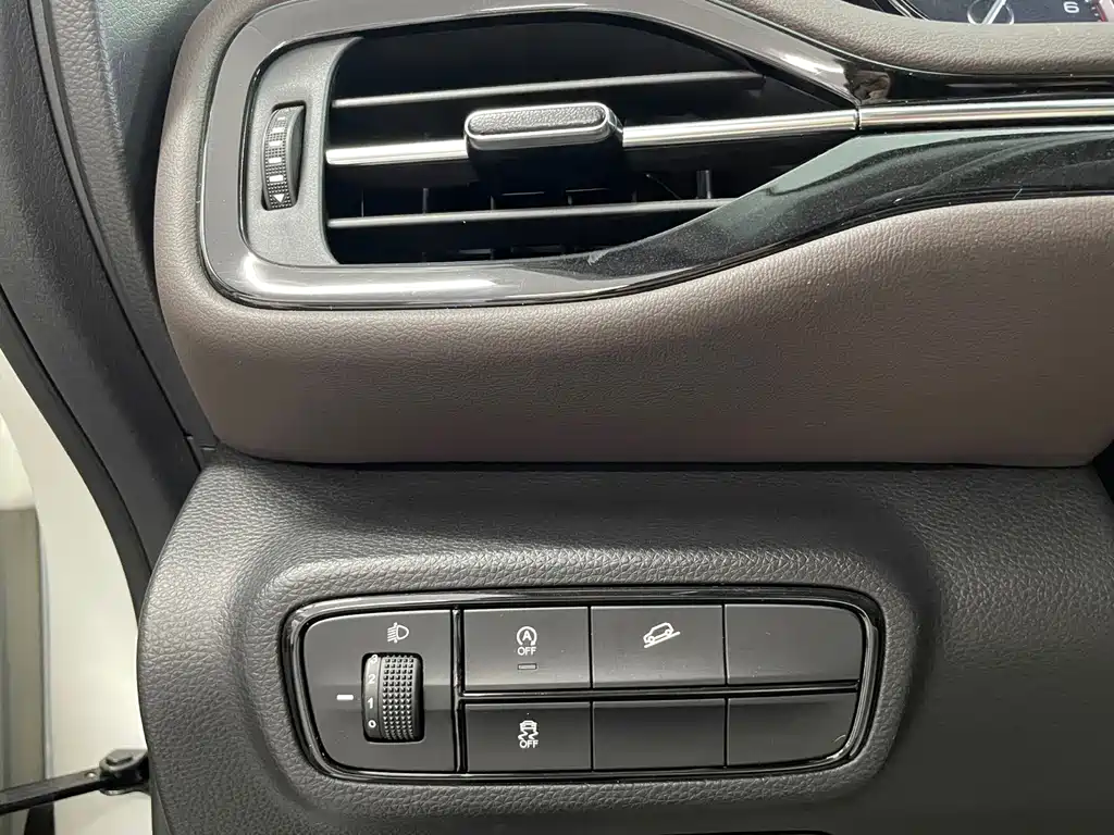 GAC Trumpchi M6 2020 — фото 13