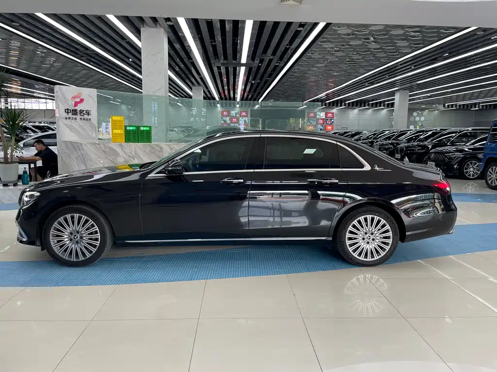 Mercedes-Benz E-Class 2023 — фото 4