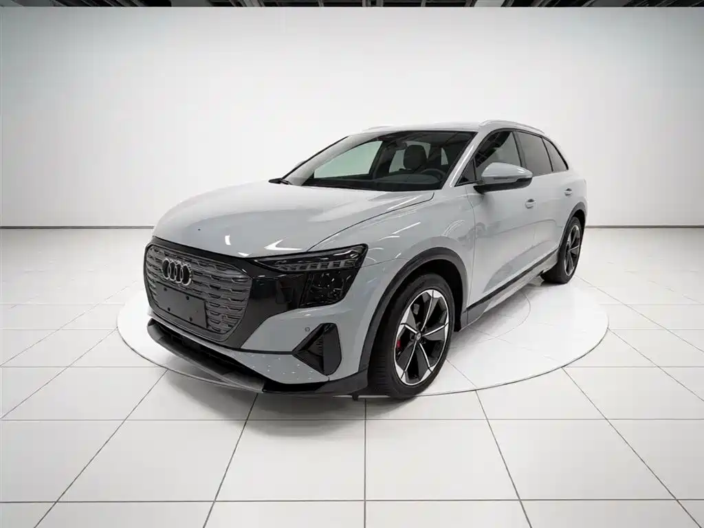 Audi Q5 e-tron 2022 — фото 2
