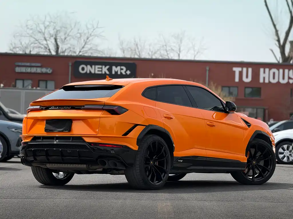 Lamborghini Urus 2023 — фото 20