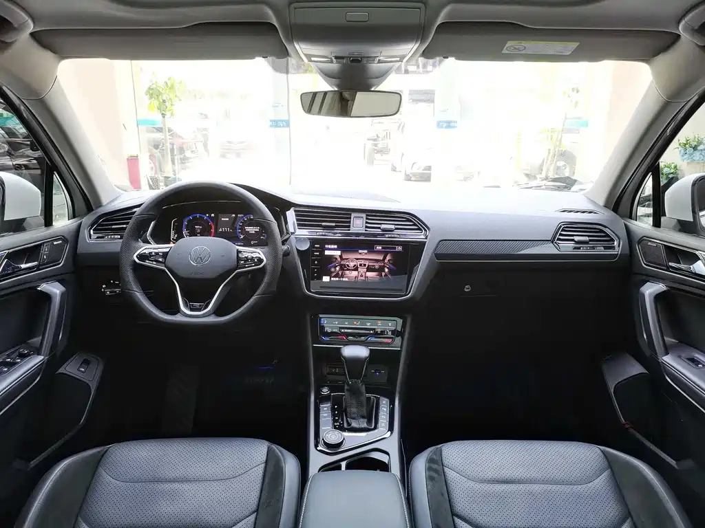 Volkswagen Tiguan L 2019 — фото 12