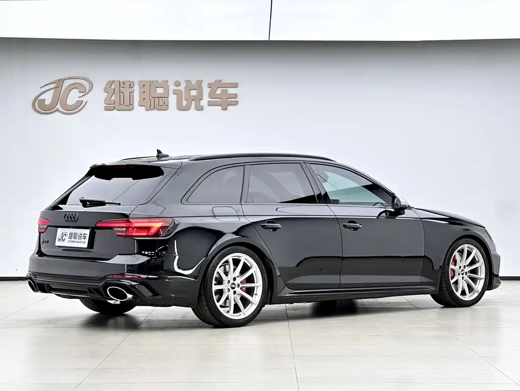 Audi RS 4 2019 — фото 2