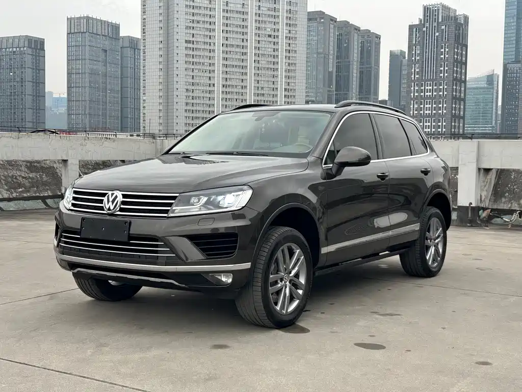 Volkswagen Touareg 2018 — фото 1
