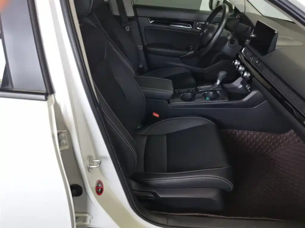Honda Civic 2024 — фото 25