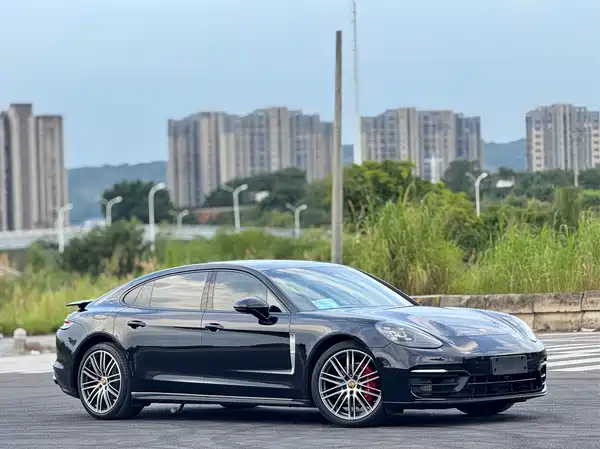 Porsche Panamera 2022