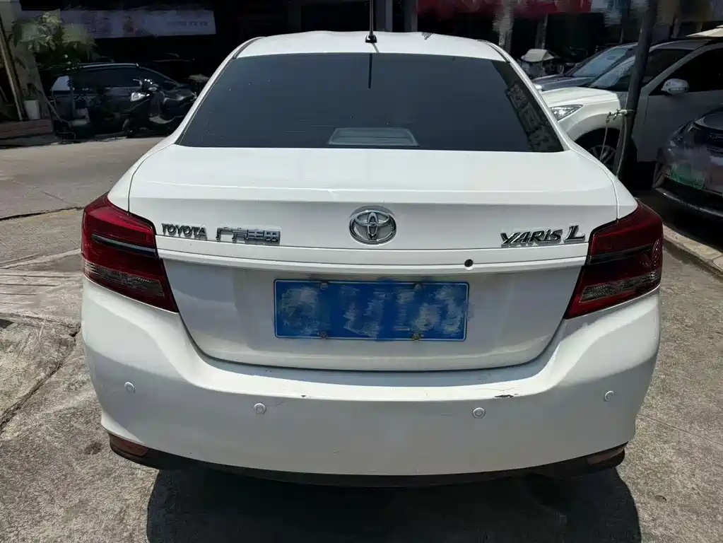 Toyota Yaris L 2020