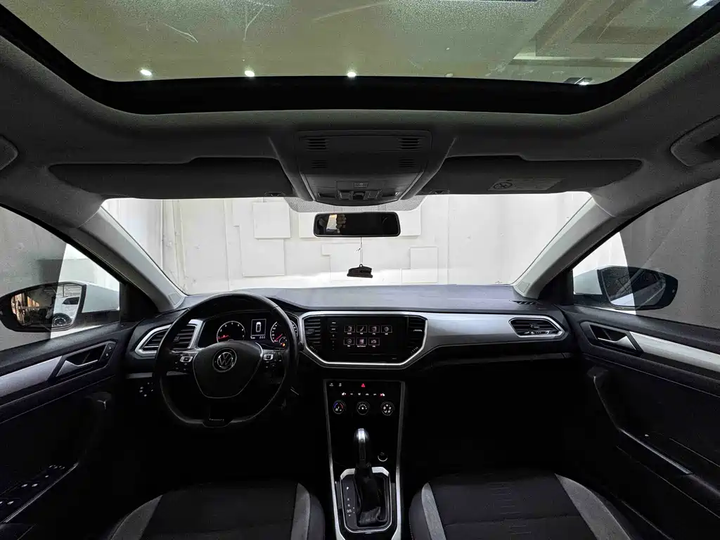 Volkswagen T-Roc 2021 — фото 17