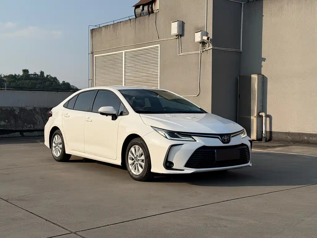 Toyota Corolla 2021 — фото 3
