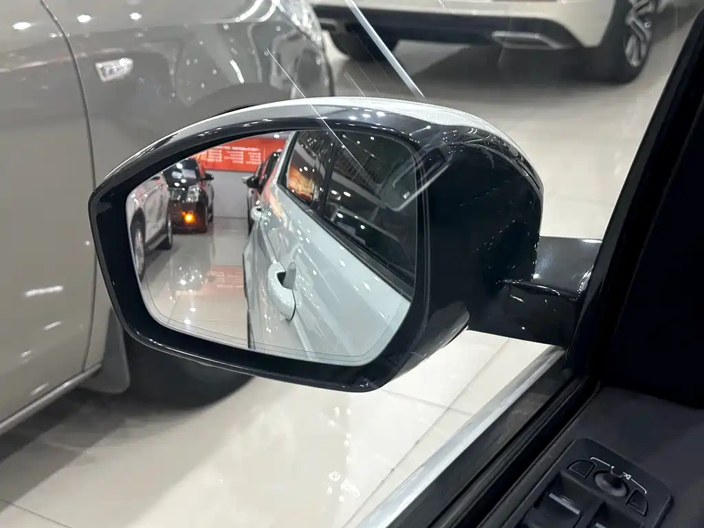Land Rover Discovery Sport 2018 — фото 23