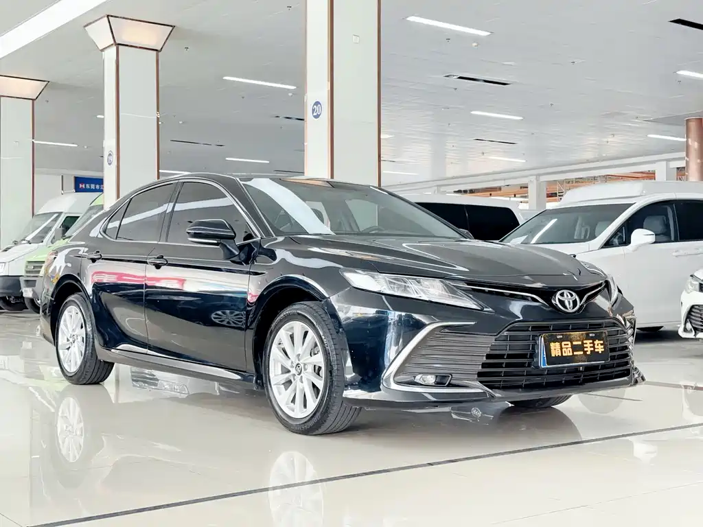 Toyota Camry 2022 — фото 3