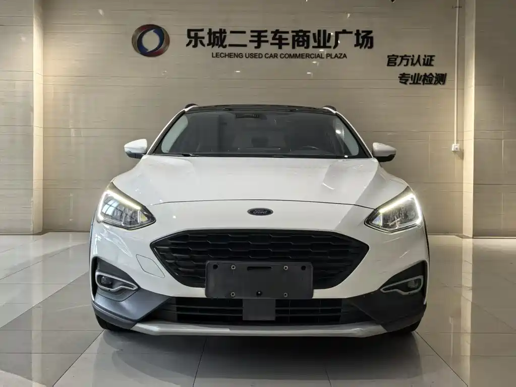 Ford Focus Active 2020 — фото 2