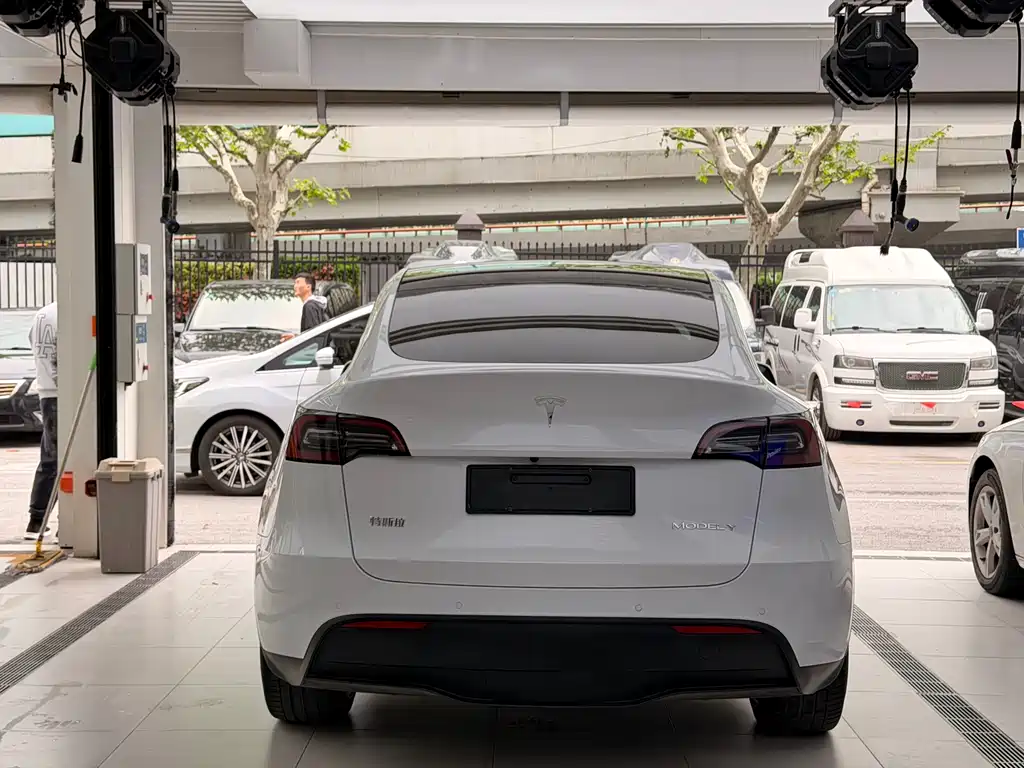 Tesla Model Y 2022 — фото 5