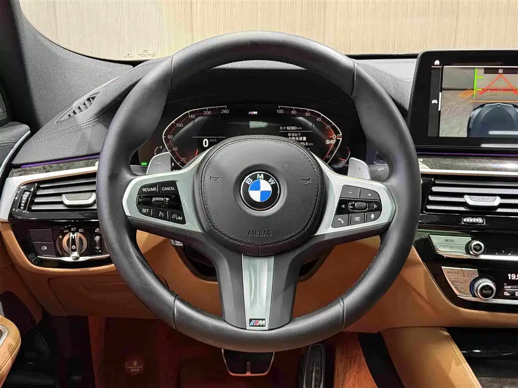 BMW 6 Series GT 2024 — фото 20