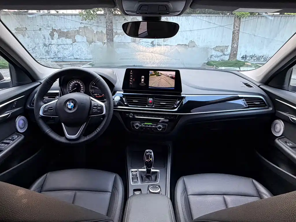 BMW 1 Series 2022 — фото 15