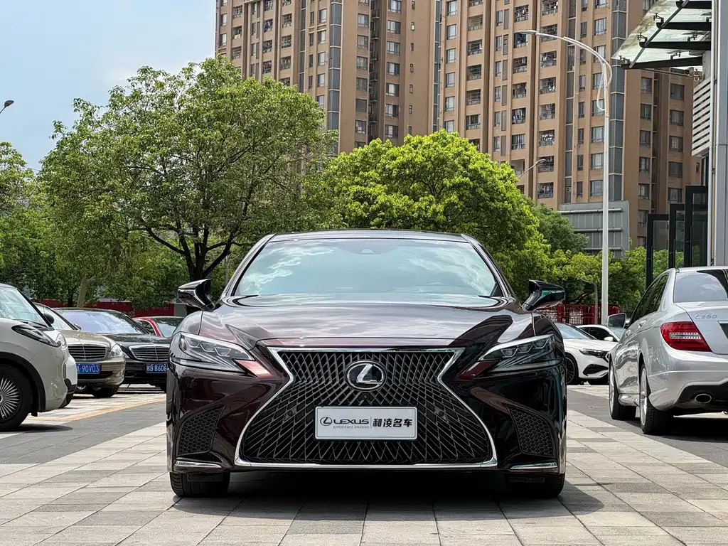 Lexus LS 2019
