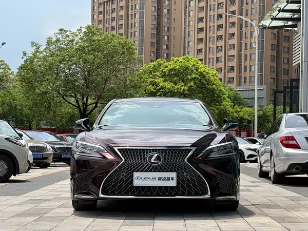 Lexus LS 2019