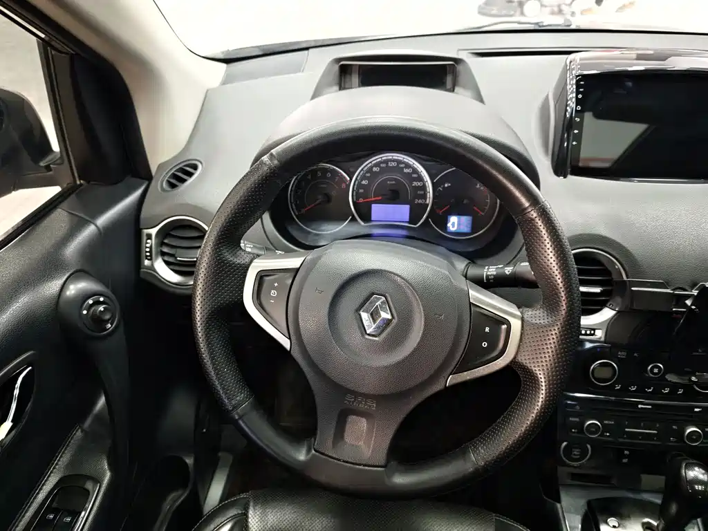 Renault Koleos 2016 — фото 11