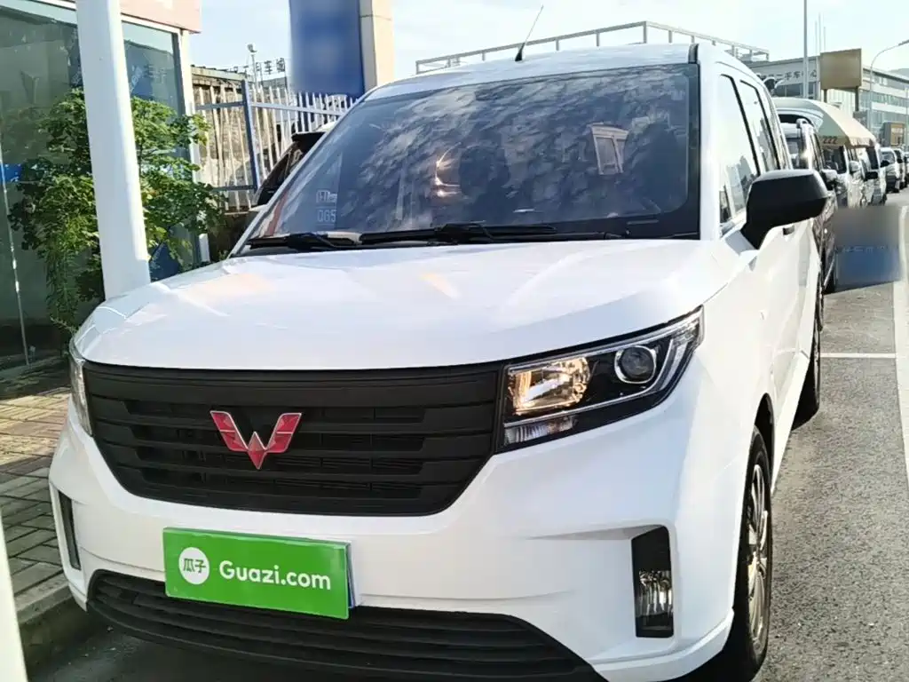 Wuling Hongguang PLUS 2023
