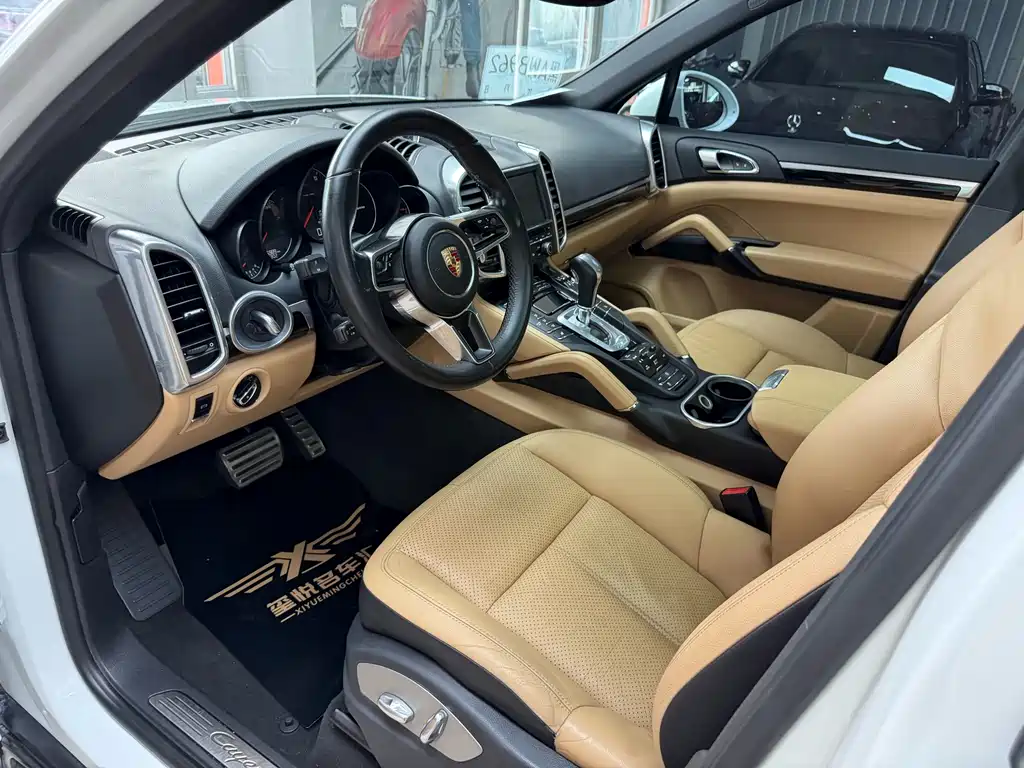 Porsche Cayenne 2015 — фото 17