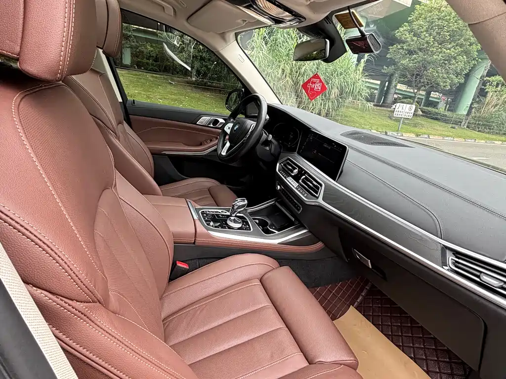 BMW X7 2021 — фото 18